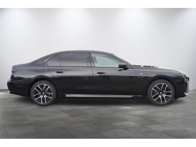 BMW BMW i7 2025