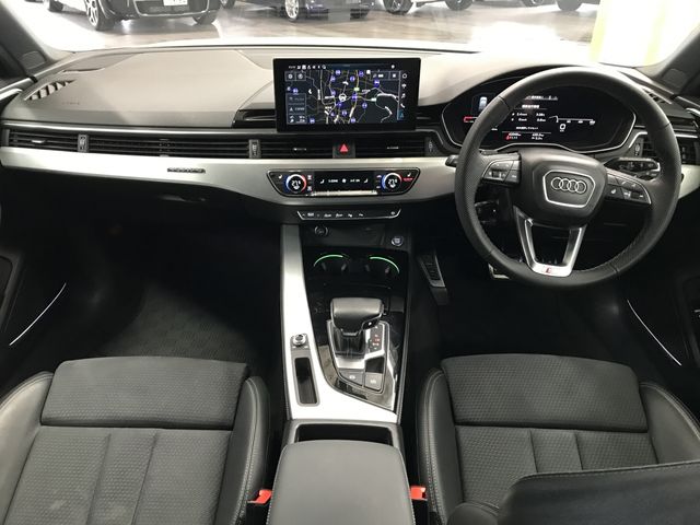 AUDI AUDI A4 AVANT 2022