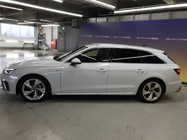 AUDI AUDI A4 AVANT 2022
