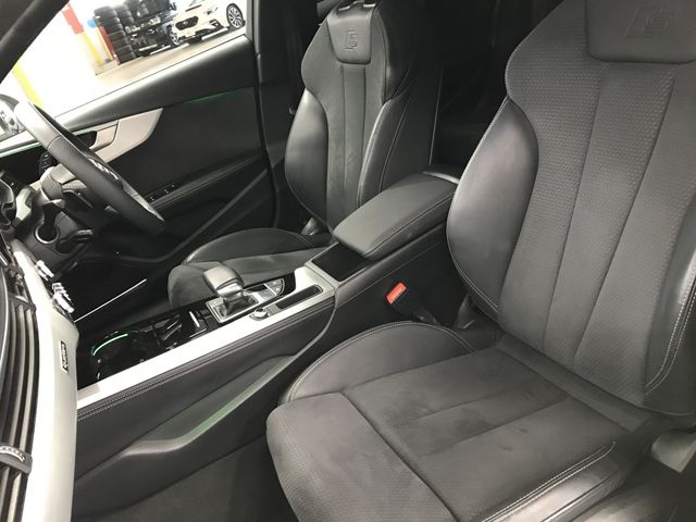 AUDI AUDI A4 AVANT 2022