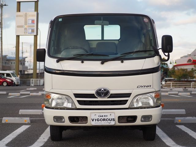 TOYOTA DYNA 2009