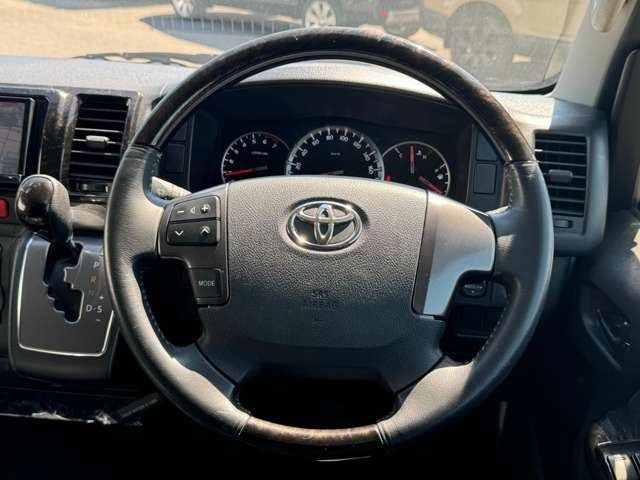 TOYOTA HIACE van 2WD 2017