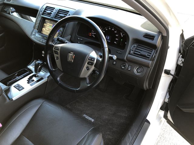 TOYOTA CROWN sedan 2012