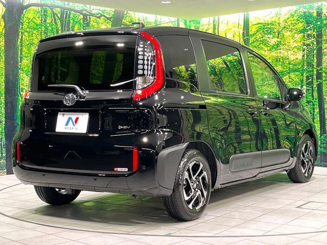 TOYOTA SIENTA HYBRID 2025