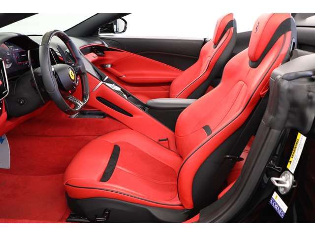 FERRARI FERRARI Roma Spider 2024