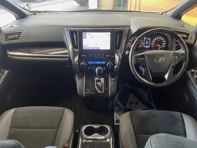 TOYOTA VELLFIRE 2020