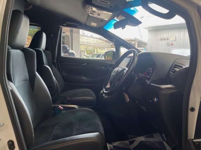 TOYOTA VELLFIRE 2020