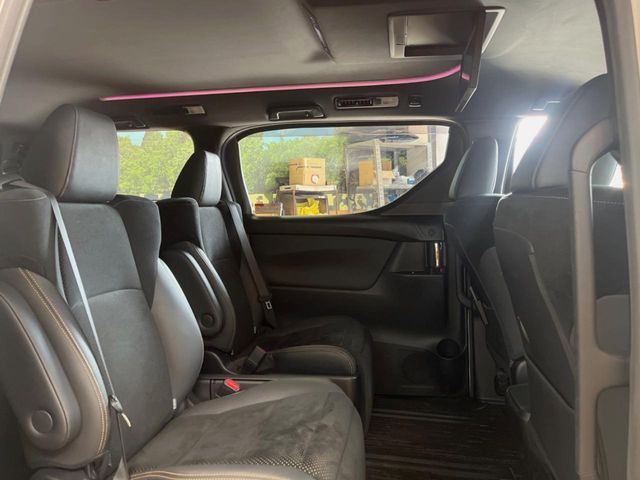 TOYOTA VELLFIRE 2020