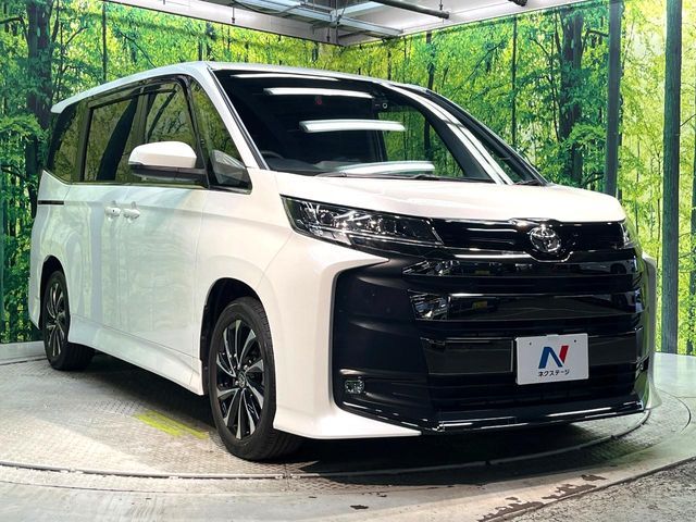 TOYOTA NOAH 2022