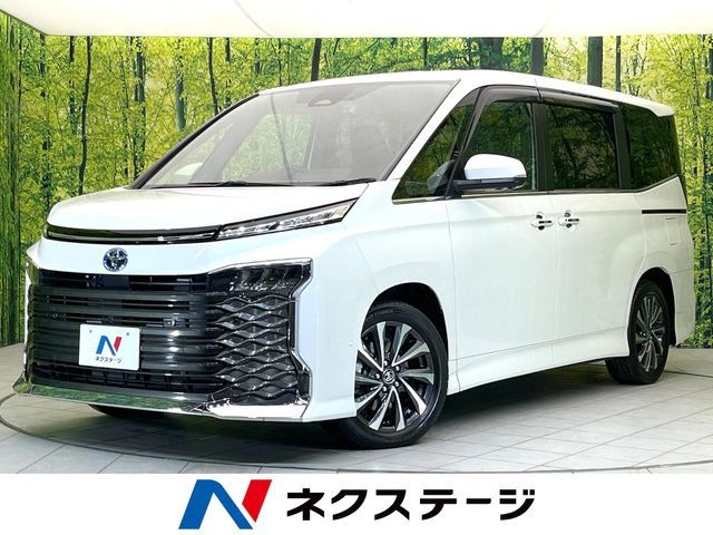 TOYOTA VOXY HYBRID 2025