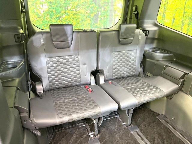 TOYOTA VOXY HYBRID 2025