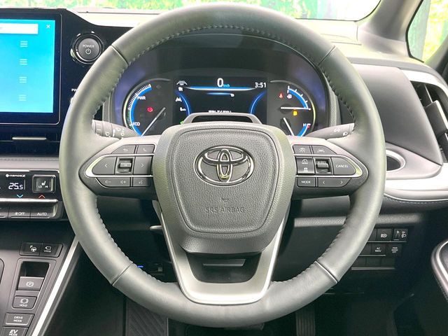 TOYOTA VOXY HYBRID 2025