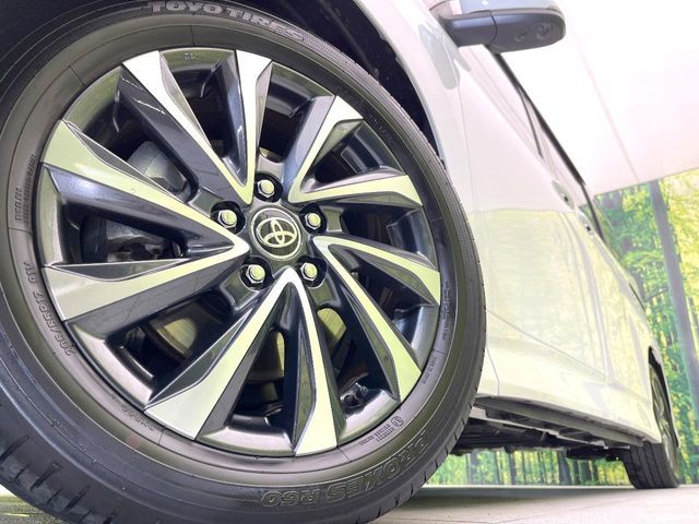 TOYOTA VOXY HYBRID 2025