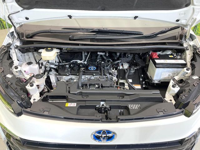 TOYOTA VOXY HYBRID 2025