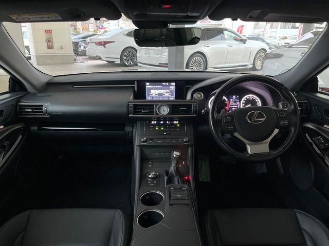 TOYOTA LEXUS RC200t 2016