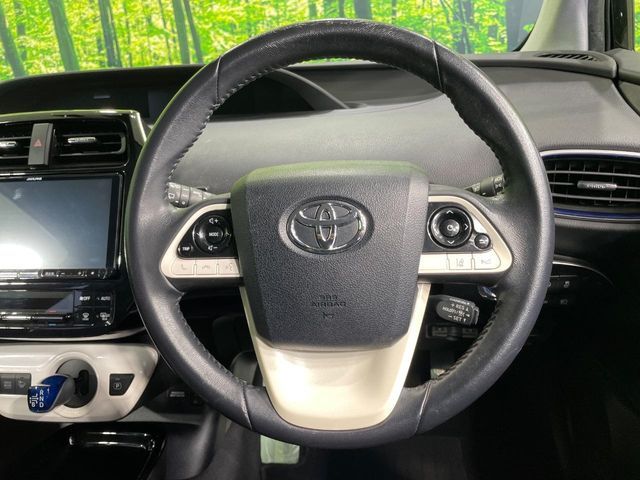 TOYOTA PRIUS 2018
