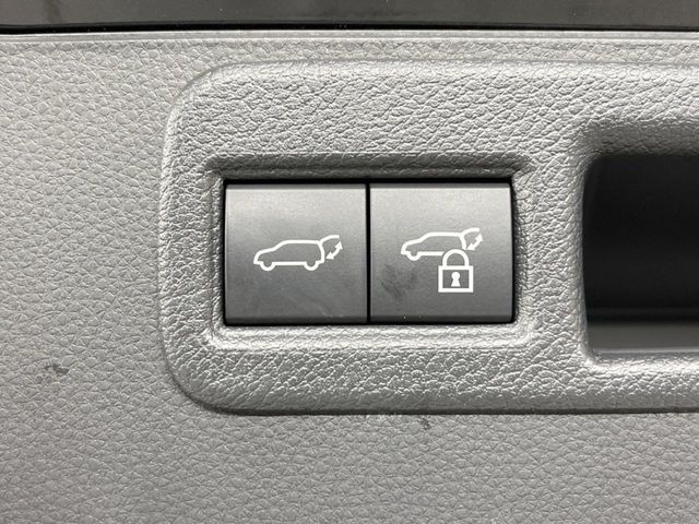 TOYOTA HARRIER 2WD 2023