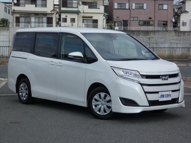 TOYOTA NOAH 2018