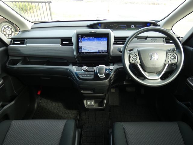 HONDA FREED plus HYBRID 4WD 2023