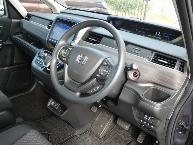 HONDA FREED plus HYBRID 4WD 2023
