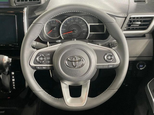 TOYOTA ROOMY 2022