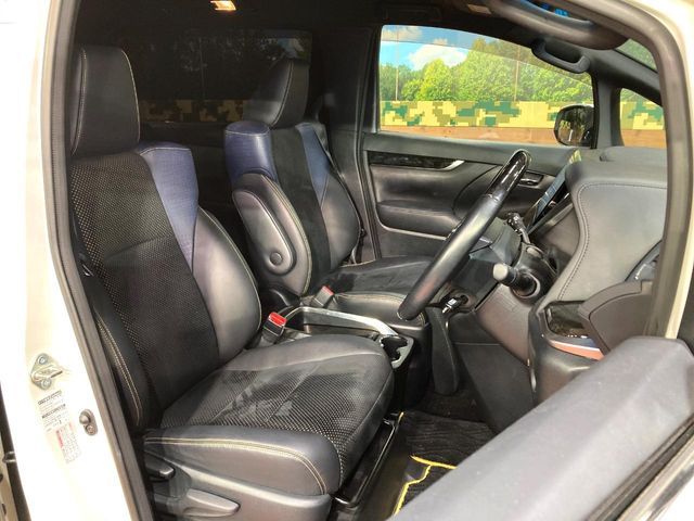 TOYOTA VELLFIRE 2017