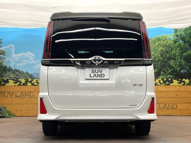 TOYOTA NOAH 2021
