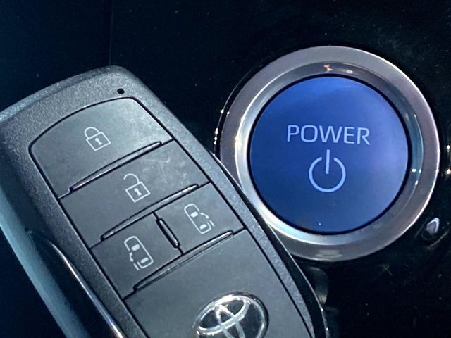 TOYOTA NOAH HYBRID 2023