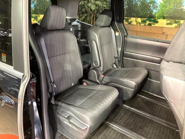 TOYOTA NOAH HYBRID 2023