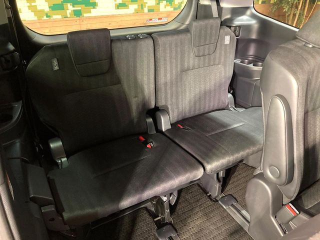 TOYOTA NOAH HYBRID 2023