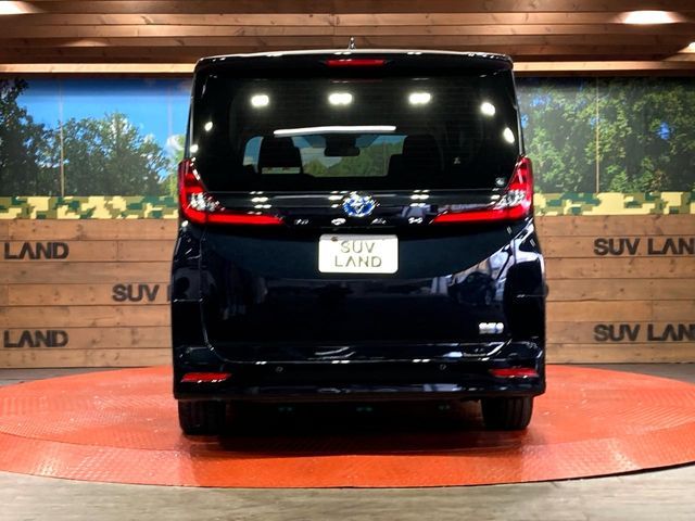 TOYOTA NOAH HYBRID 2023