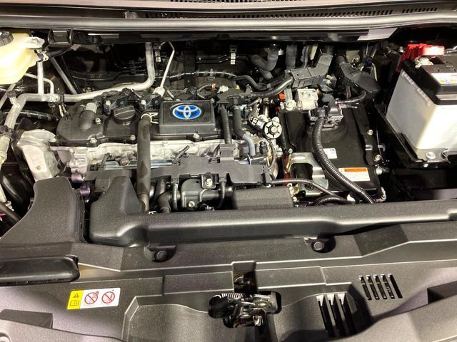 TOYOTA NOAH HYBRID 2023