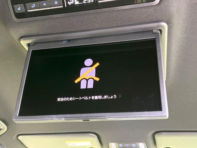 TOYOTA VOXY HYBRID 2022