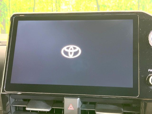 TOYOTA VOXY HYBRID 2022