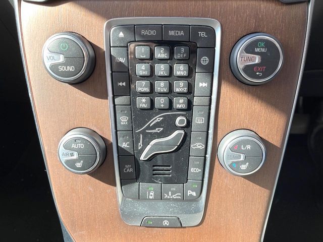 VOLVO VOLVO V40 2016