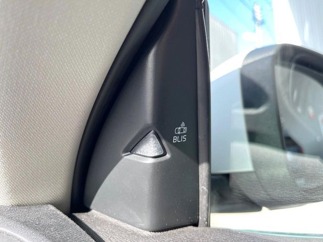 VOLVO VOLVO V40 2016