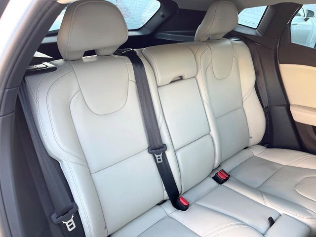 VOLVO VOLVO V40 2016