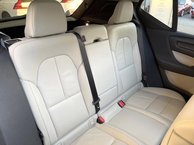 VOLVO VOLVO XC40 2022