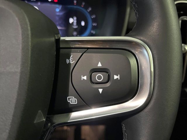 VOLVO VOLVO XC40 2023