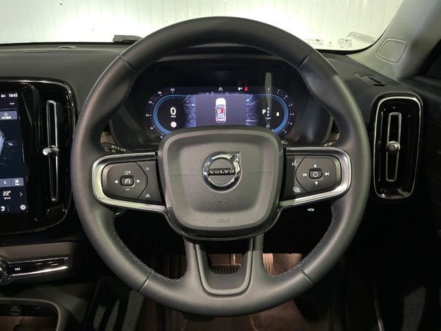 VOLVO VOLVO XC40 2023