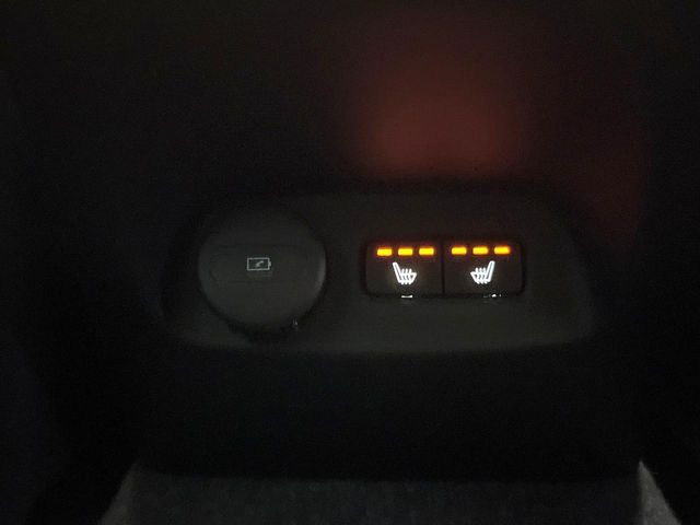 VOLVO VOLVO XC40 2023