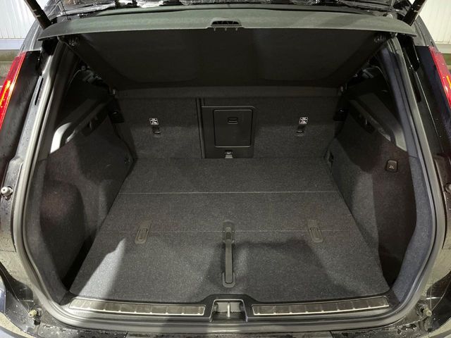 VOLVO VOLVO XC40 2023