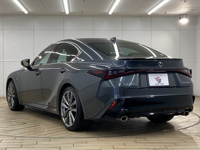 TOYOTA LEXUS IS300h 2021