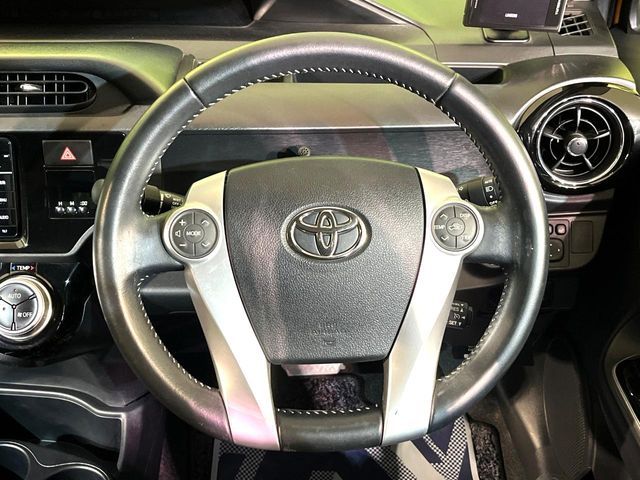 TOYOTA AQUA 2015