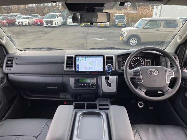 TOYOTA HIACE van 4WD 2022