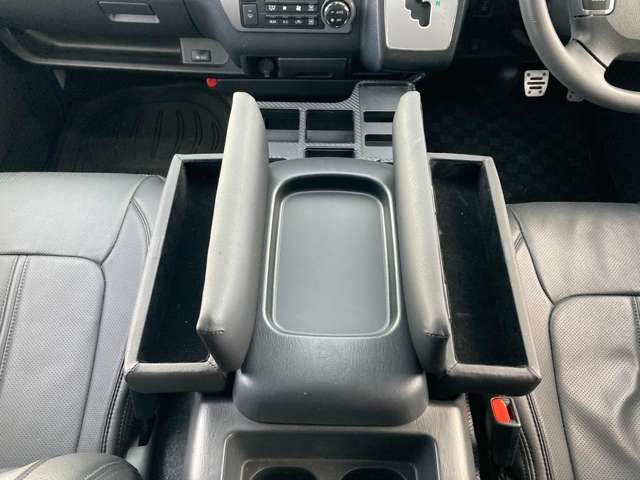 TOYOTA HIACE van 4WD 2022