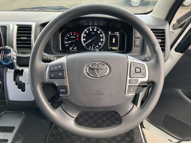 TOYOTA HIACE van 4WD 2022