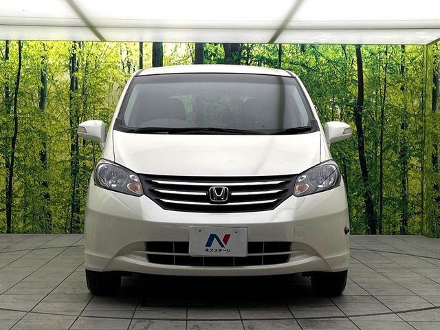 HONDA FREED 2011