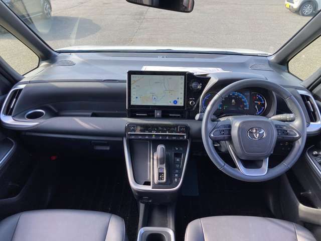 TOYOTA NOAH HYBRID 4WD 2024