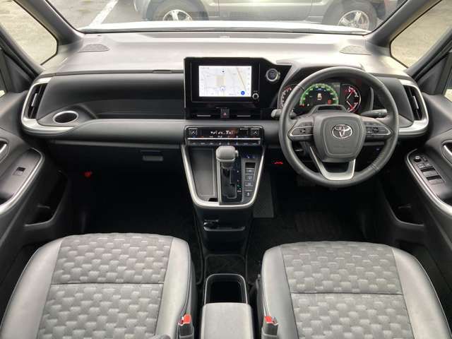 TOYOTA VOXY 4WD 2023